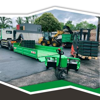 V naší palivové společnosti to každý den žije! 👷🏻‍♂️🍻 Právě nakládáme zákazníkovi dvě palety svazku uhelných briket po 25...